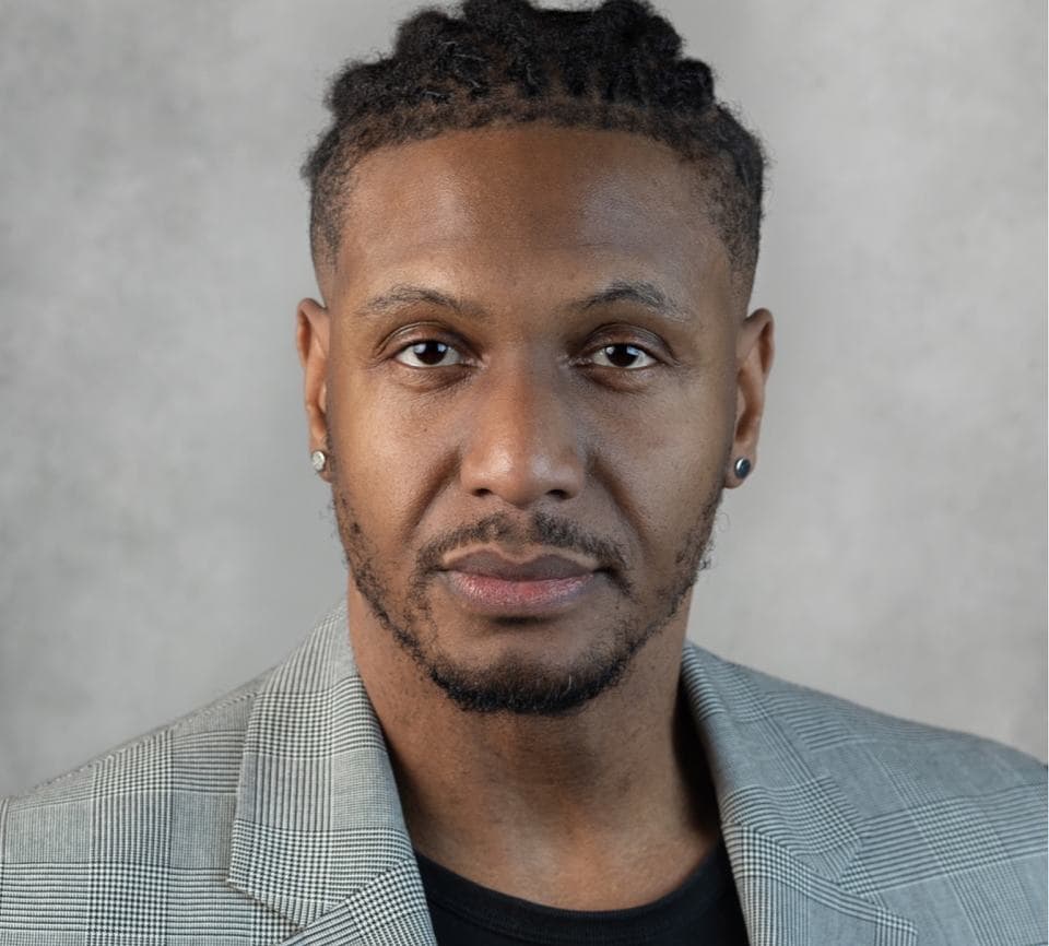 David Savizon headshot